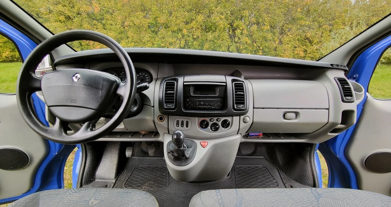 Renault Trafic cena 27777 przebieg: 283800, rok produkcji 2004 z Ropczyce małe 352